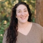 Laura Isaacs headshot